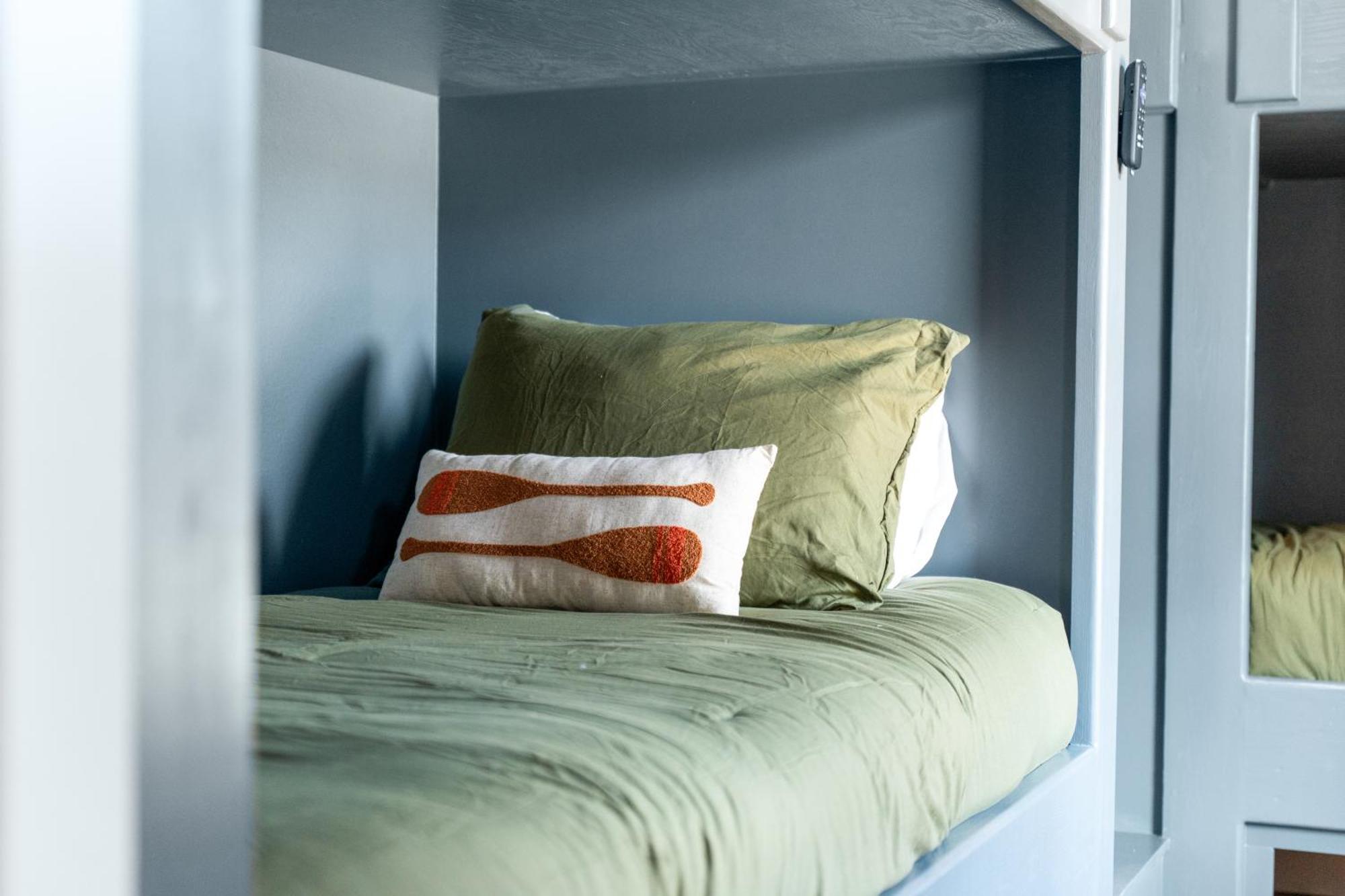 Hébergement de vacances New Ozark Oasis Luxe Retreat With Hot Tub Hollister