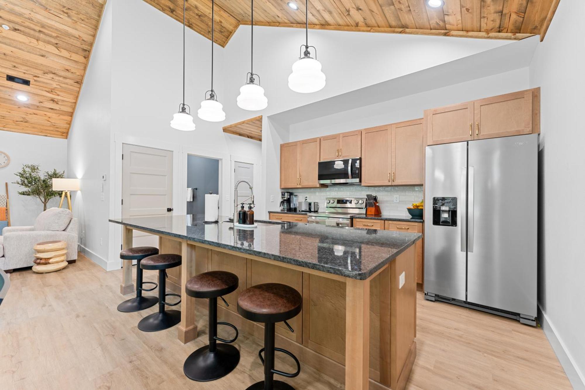 New Ozark Oasis Luxe Retreat With Hot Tub Hollister