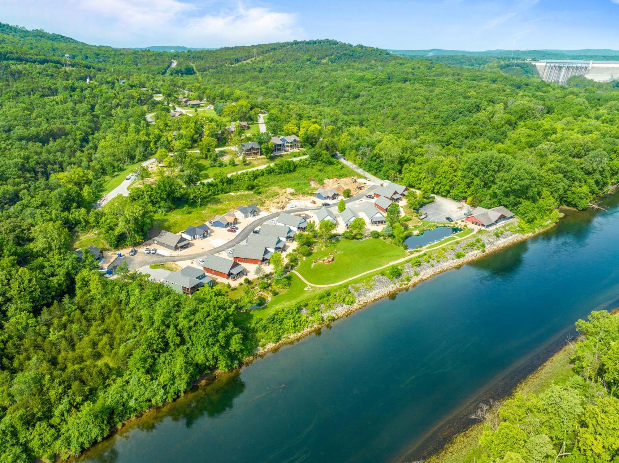 New Ozark Oasis Luxe Retreat With Hot Tub * Hollister