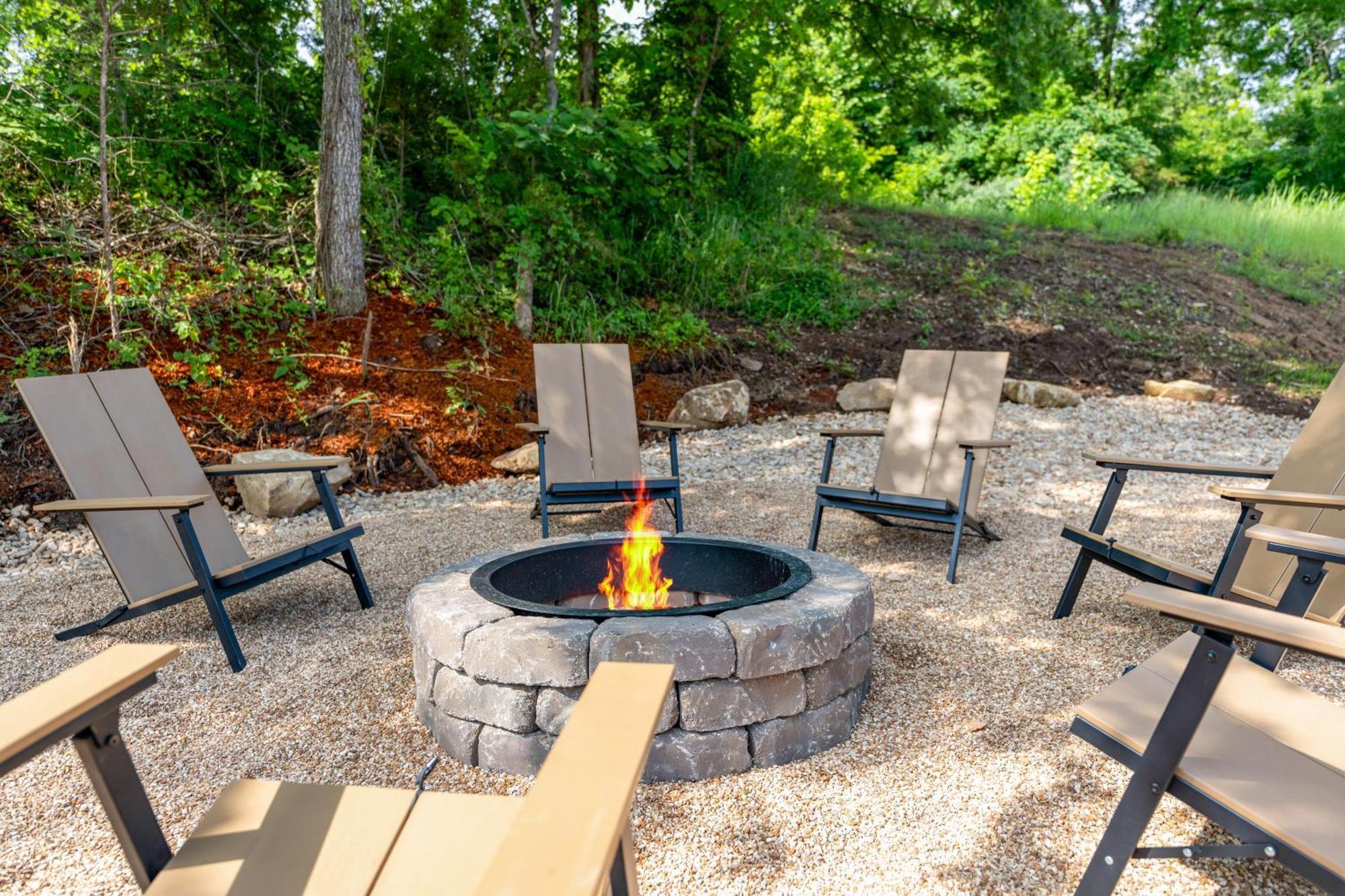 Hébergement de vacances New Ozark Oasis Luxe Retreat With Hot Tub Hollister
